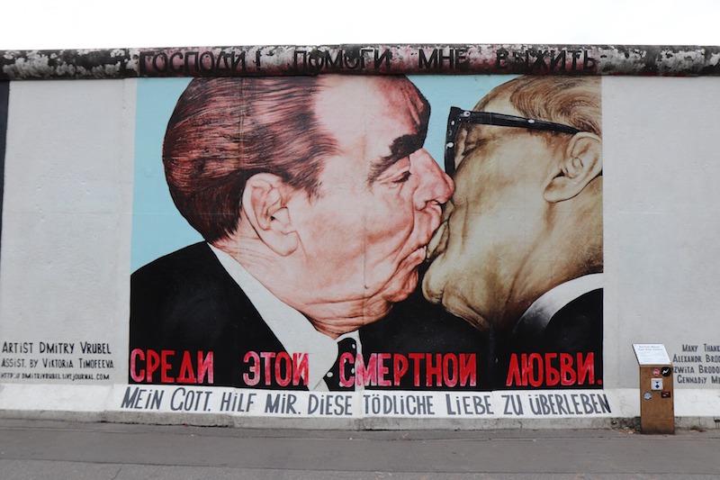 globedge-travel-berlin-wall-east-side-gallery