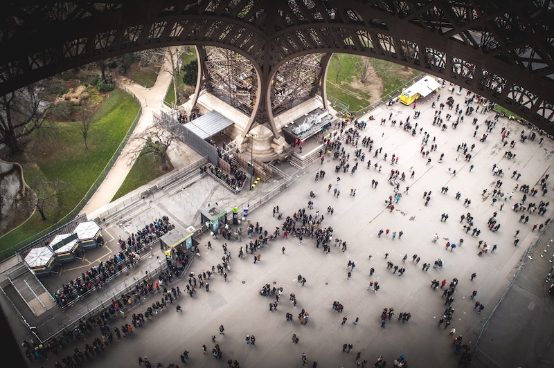 globedge-travel-paris-eiffel-tower-view-inside