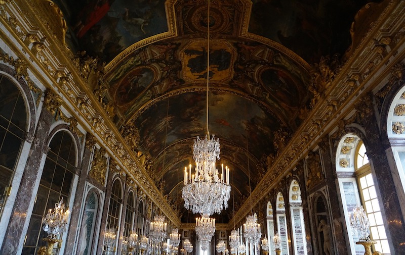 globedge-travel-paris-palace-versailles-hall-mirrors