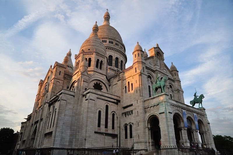 globedge-travel-paris-sacre-coeur-white