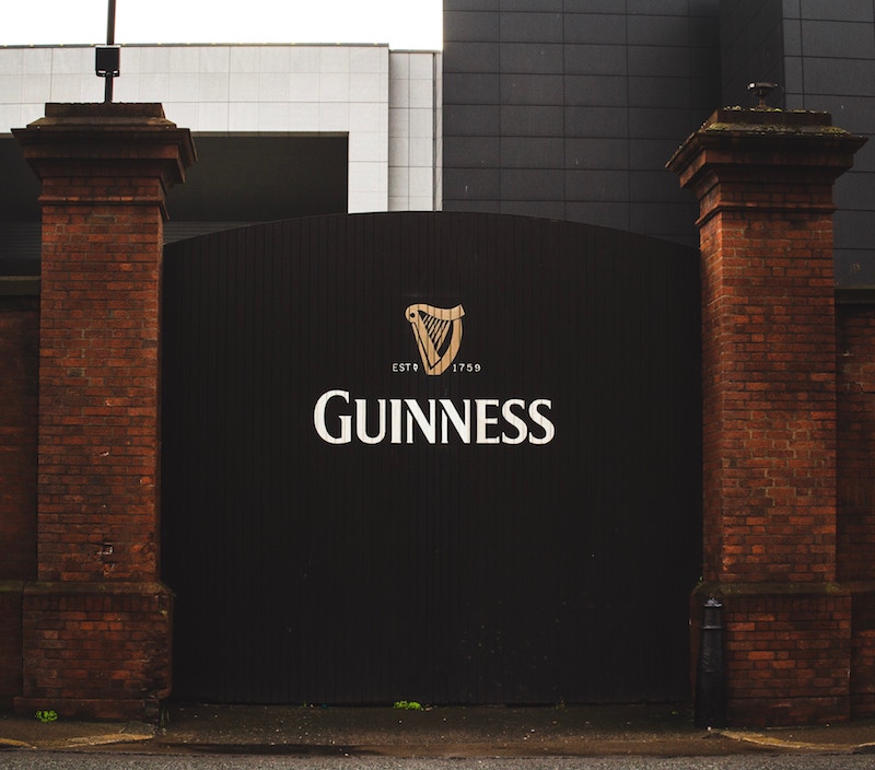 globedge-travel-dublin-guinness-storehouse-gates