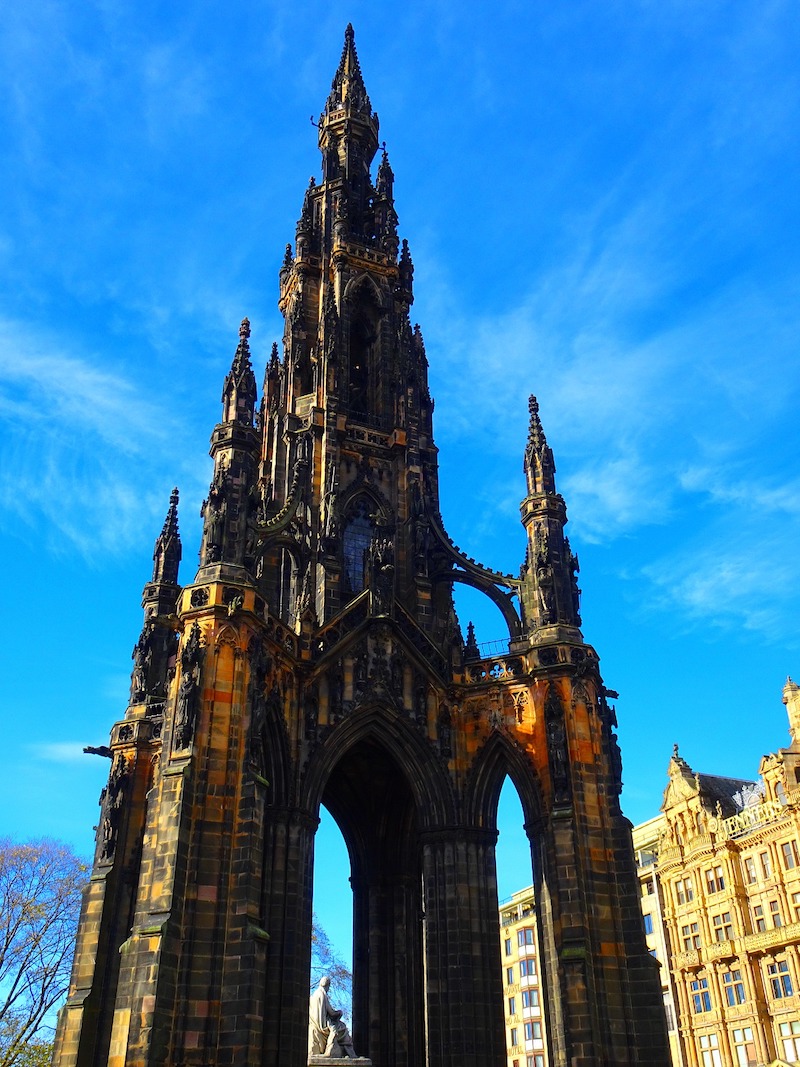 globedge-travel-edinburgh-scott-monument