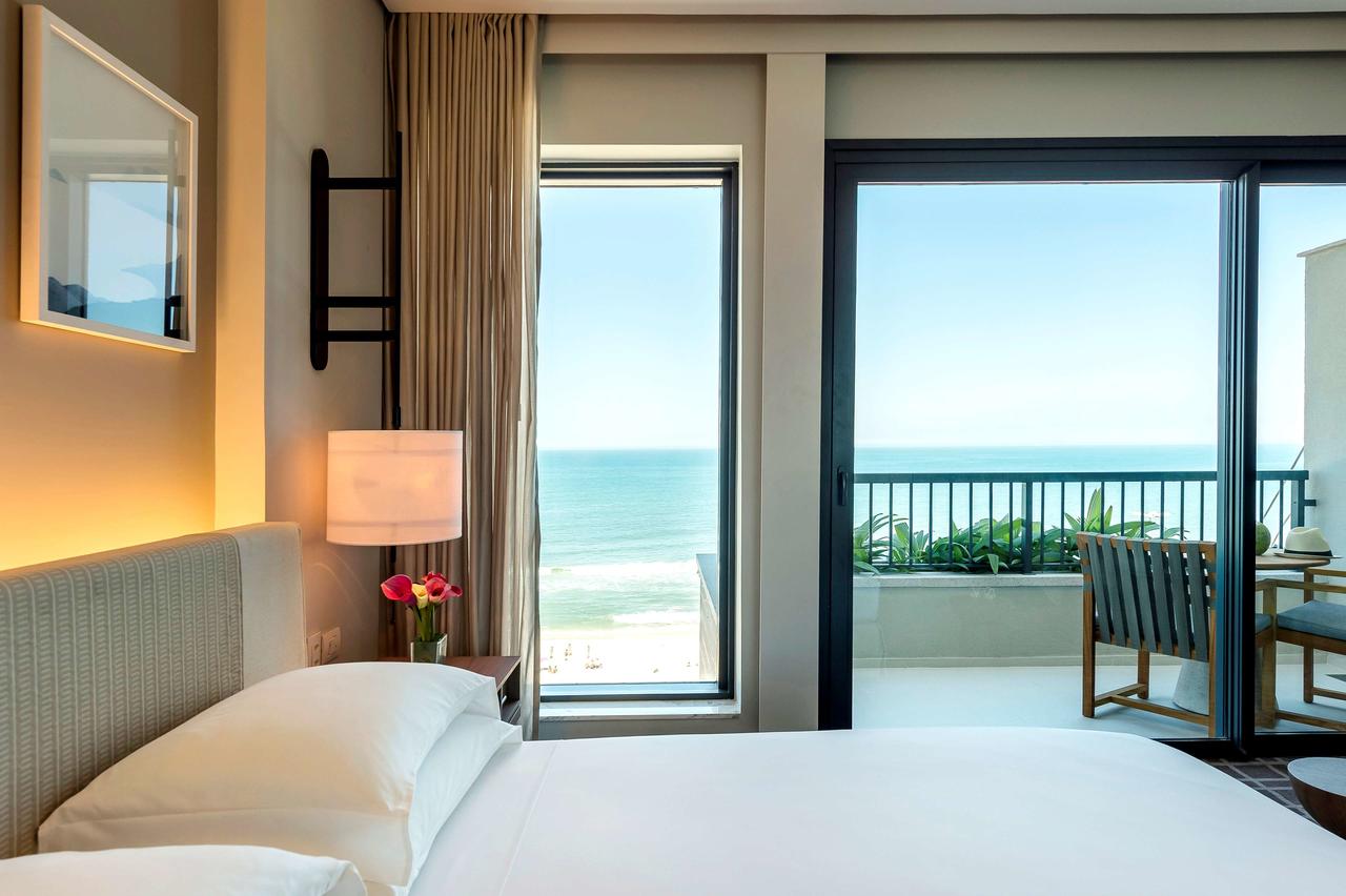 globedge-best-hotels-rio-grand-hyatt-ocean-view-balcony