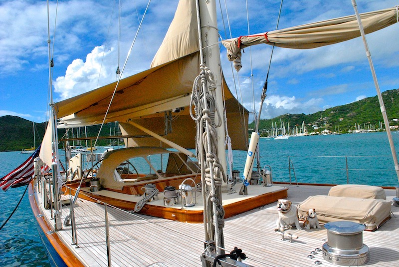 globedge-travel-antigua-barbuda-sailing-yacht