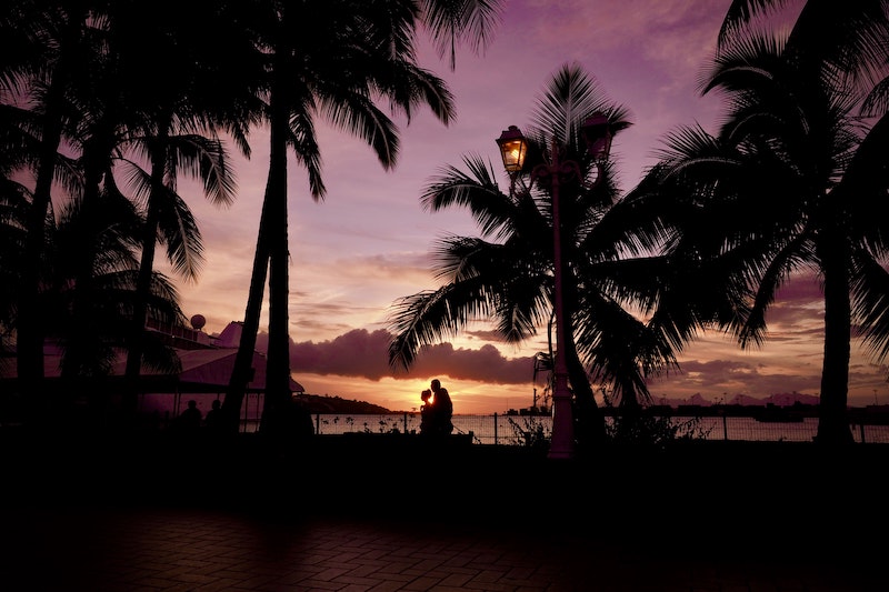 globedge-travel-tahiti-sunset
