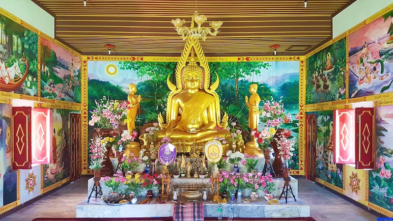globedge-travel-thailand-khao-lak-temple-shrine