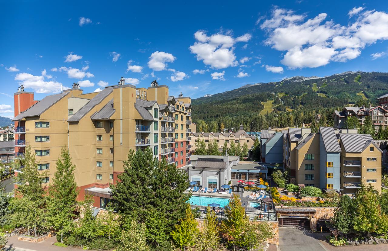 globedge-travel-canada-whistler-best-family-hotels-hilton-whistler-resort-spa