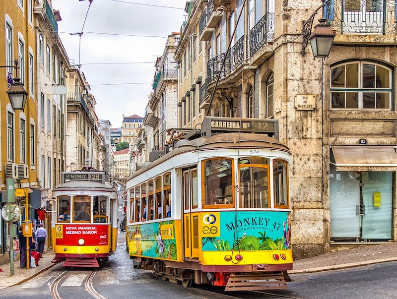globedge-travel-portugal-lisbon-trams
